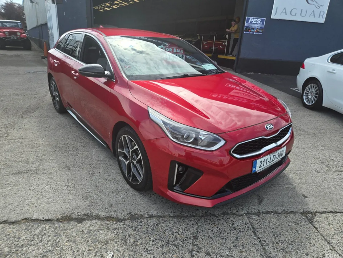 Kia ProCeed Hatchback, Diesel, 2021, Red