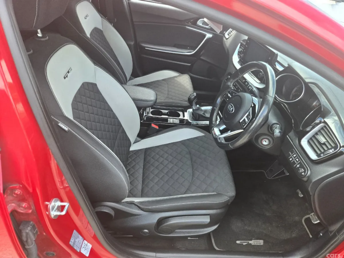 Kia ProCeed Hatchback, Diesel, 2021, Red