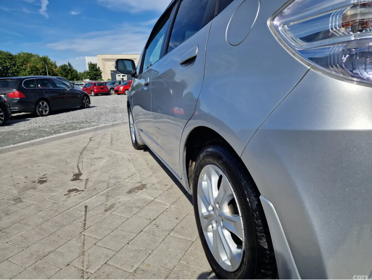 Honda Fit Hatchback, Petrol Hybrid, 2013, Silver