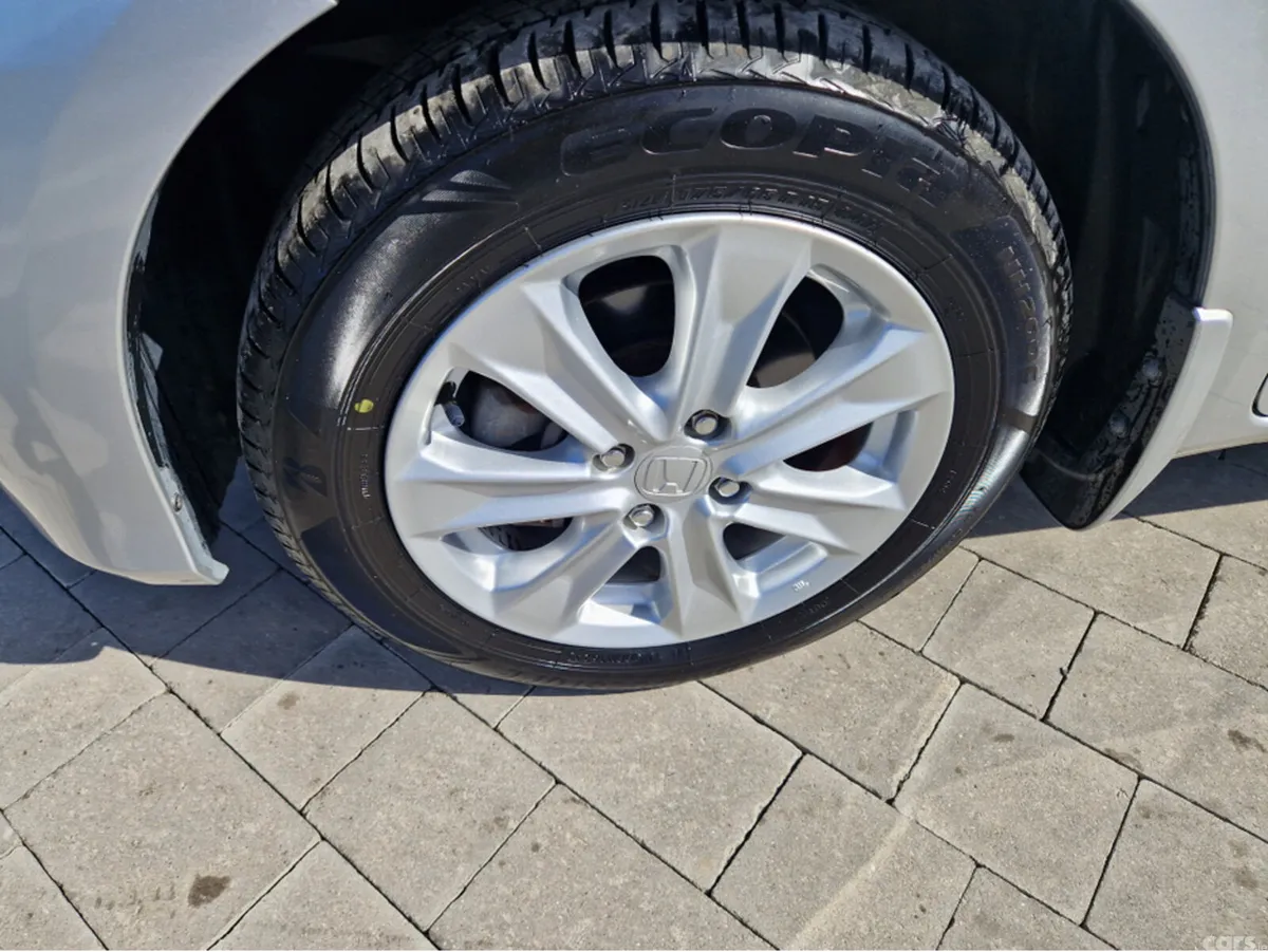 Honda Fit Hatchback, Petrol Hybrid, 2013, Silver