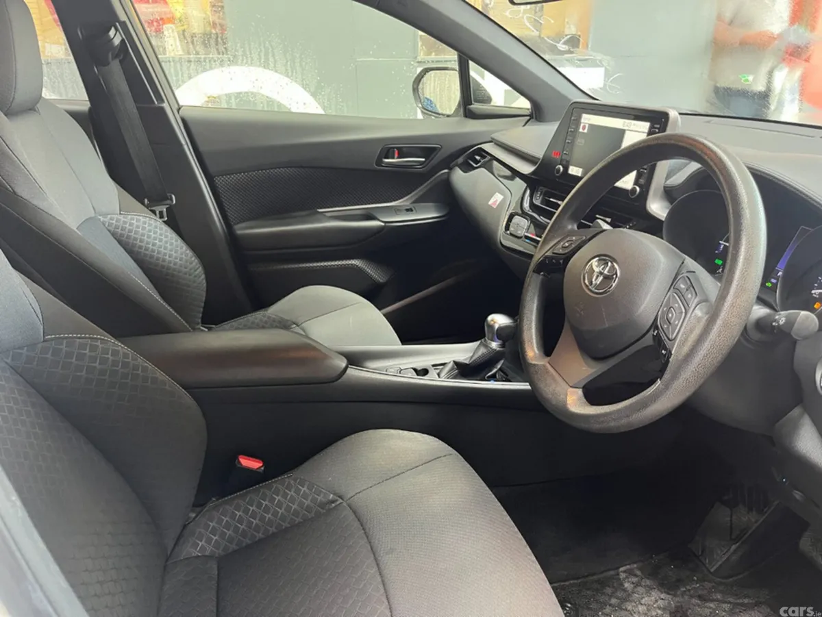 Toyota C-HR SUV, Petrol Plug-in Hybrid, 2020, White