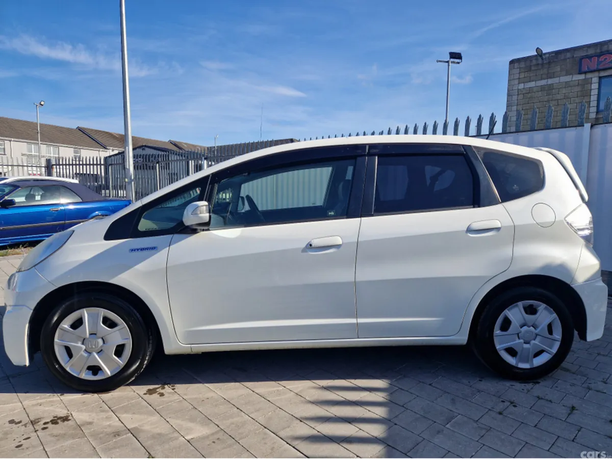 Honda Fit Hatchback, Petrol Hybrid, 2013, White