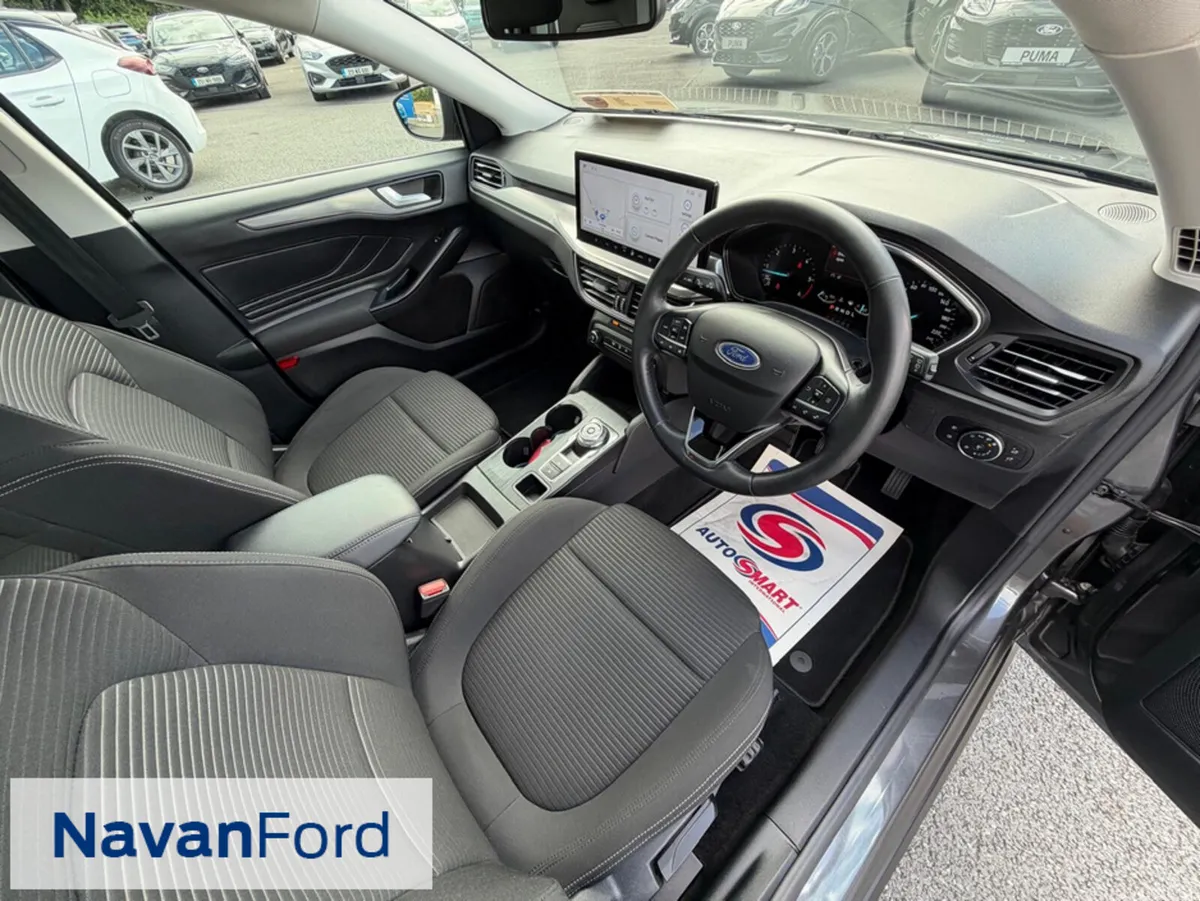Ford Focus Hatchback, Diesel, 2024, Grey