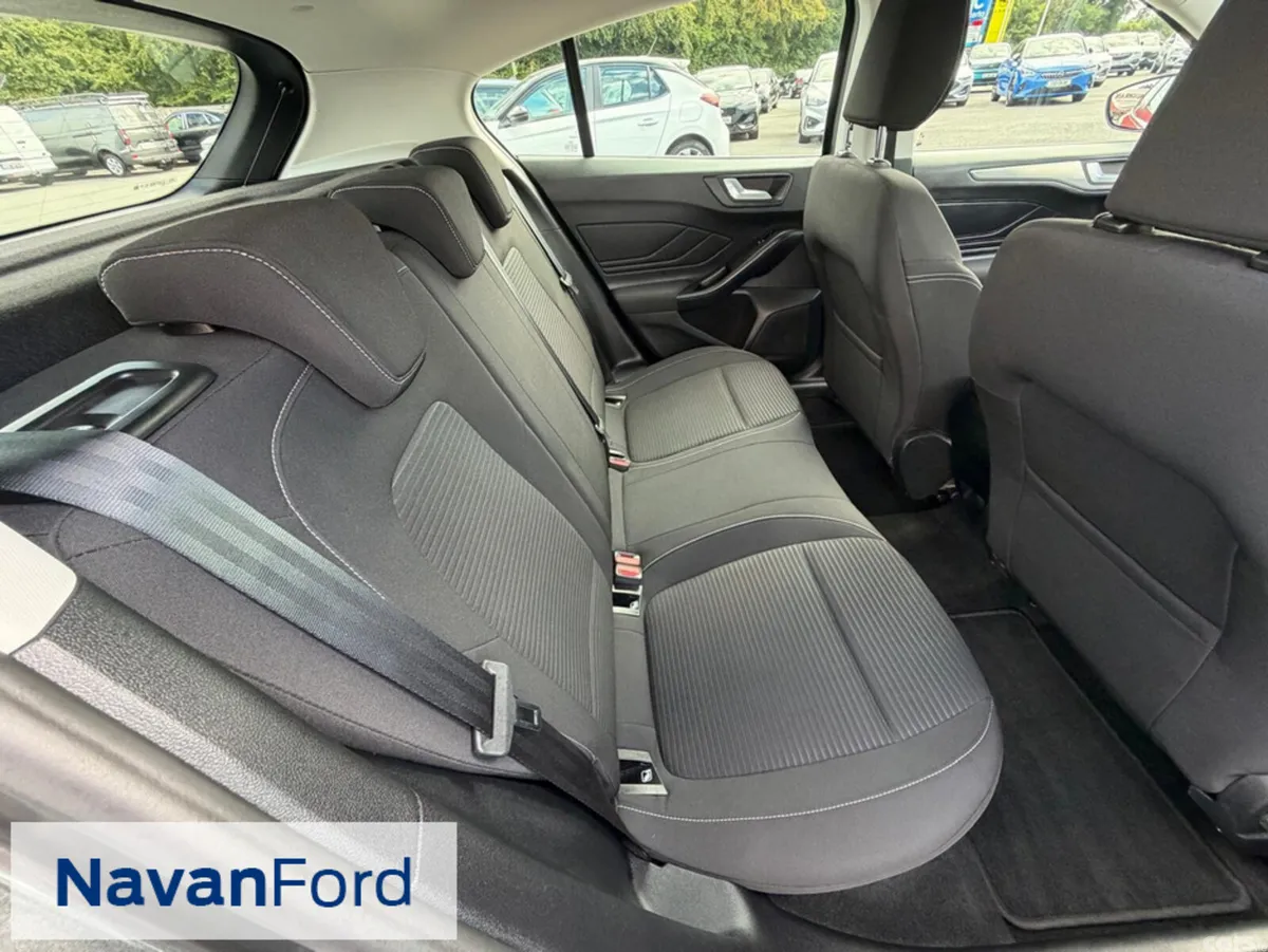 Ford Focus Hatchback, Diesel, 2024, Grey