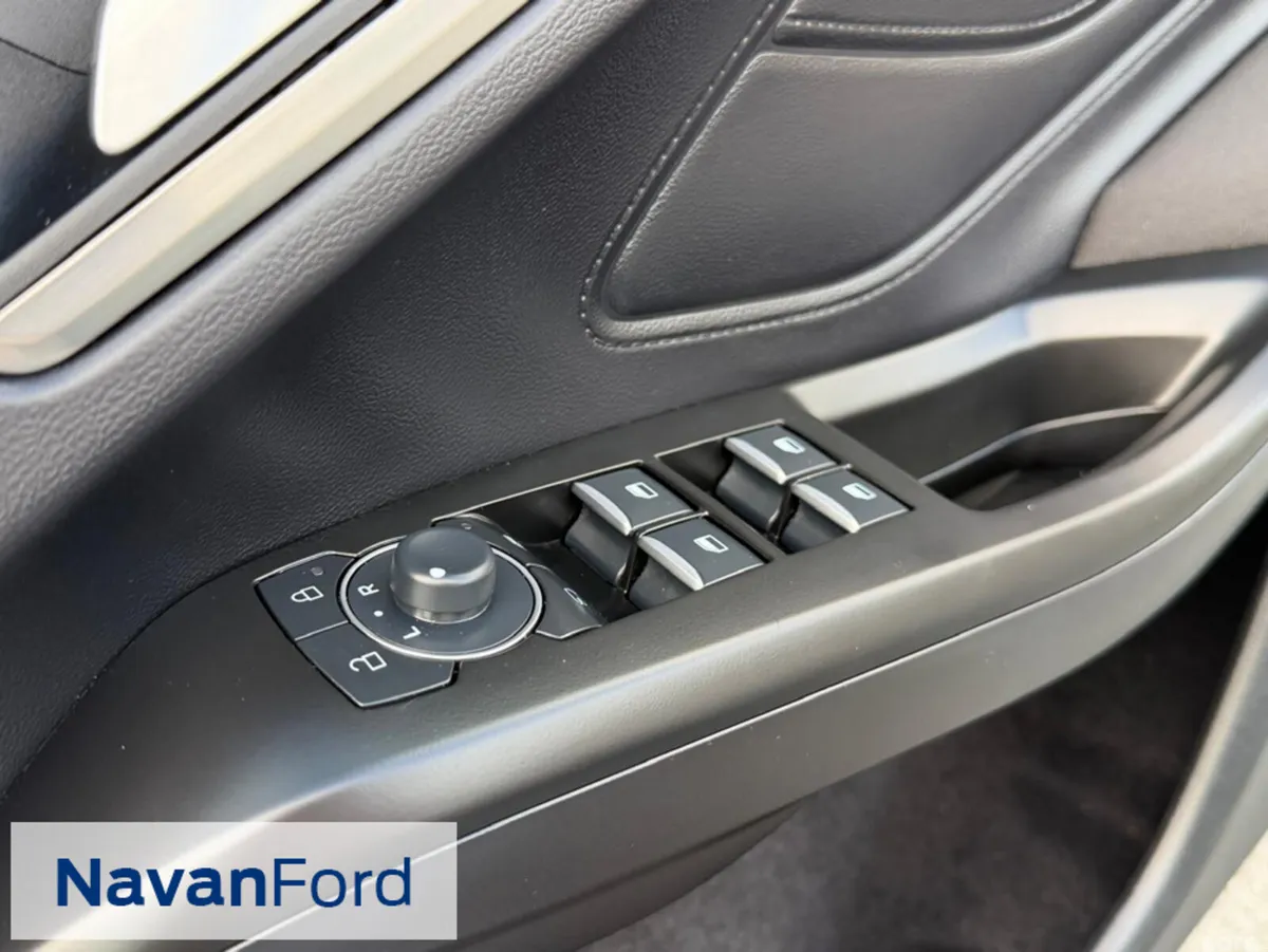 Ford Focus Hatchback, Diesel, 2024, Grey