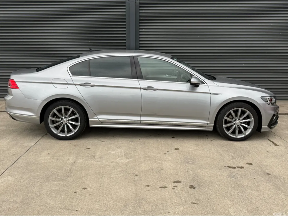 Volkswagen Passat Saloon, Diesel, 2020, Grey