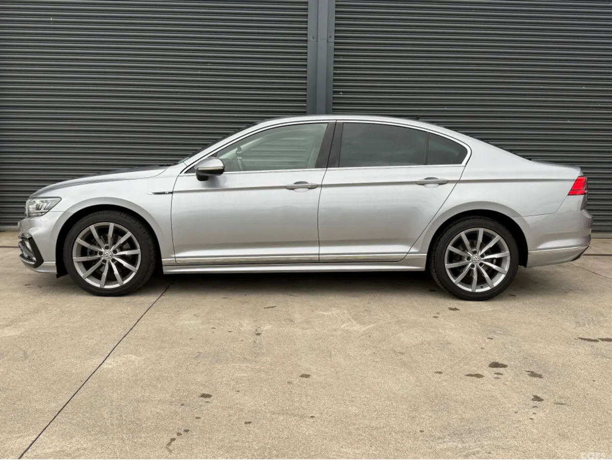 Volkswagen Passat Saloon, Diesel, 2020, Grey