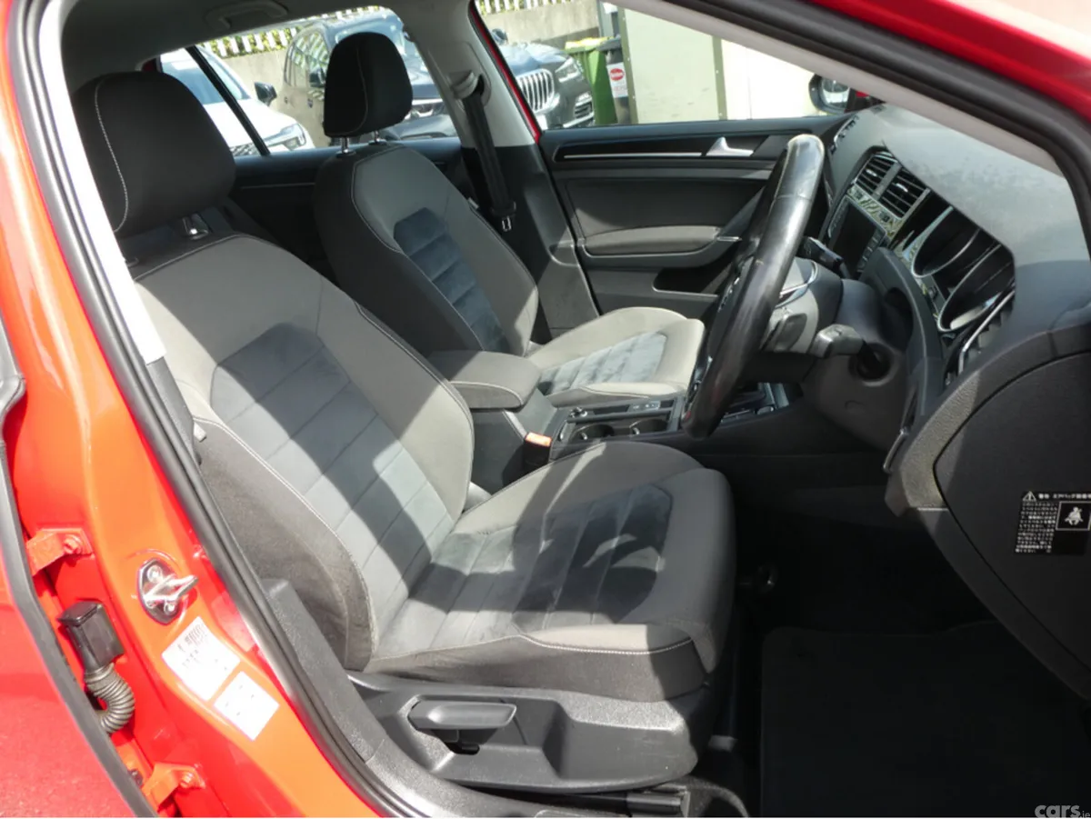 Volkswagen Golf Hatchback, Petrol, 2016, Red