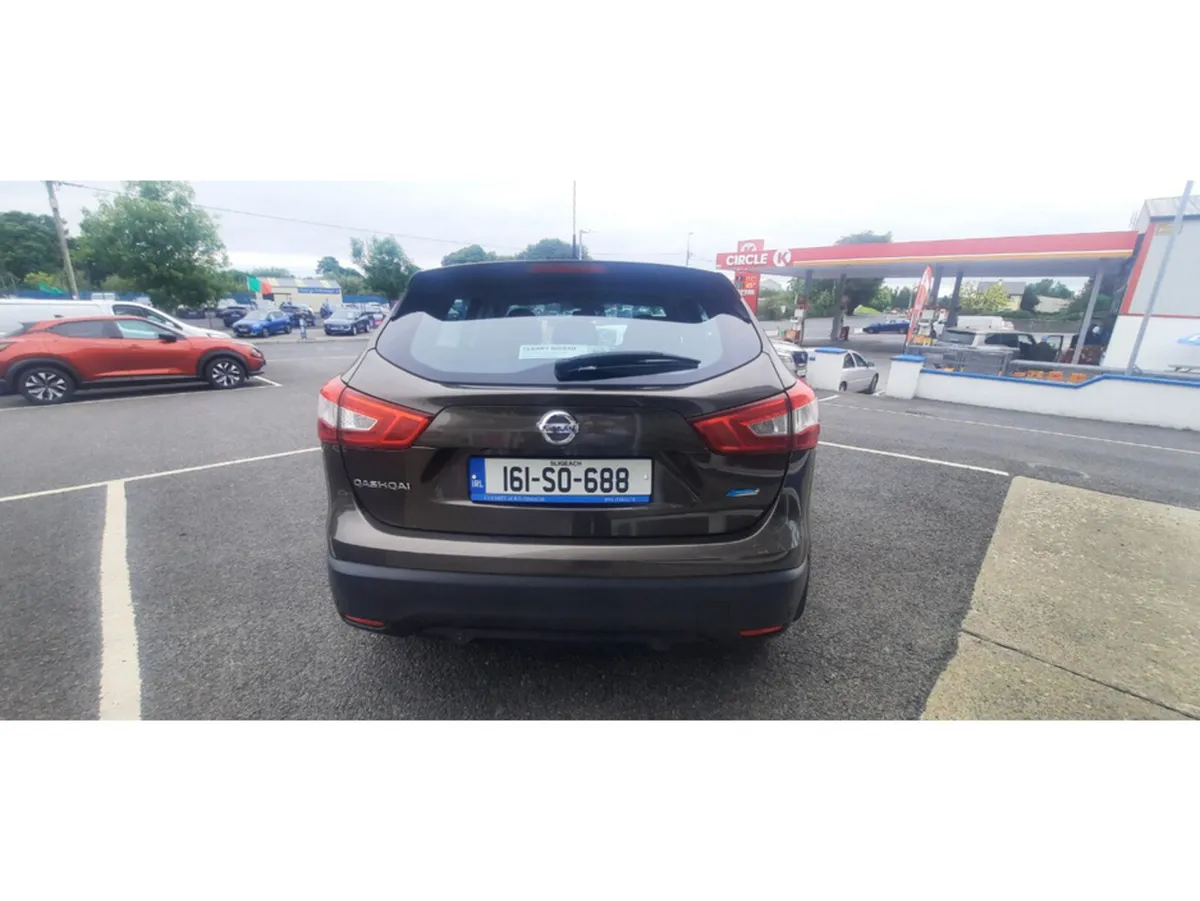 Nissan Qashqai MPV, Diesel, 2016, Brown