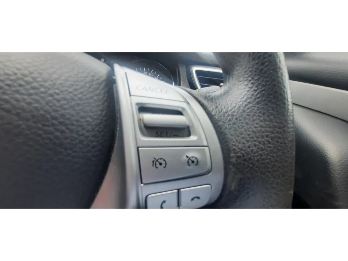Nissan Qashqai MPV, Diesel, 2016, Brown