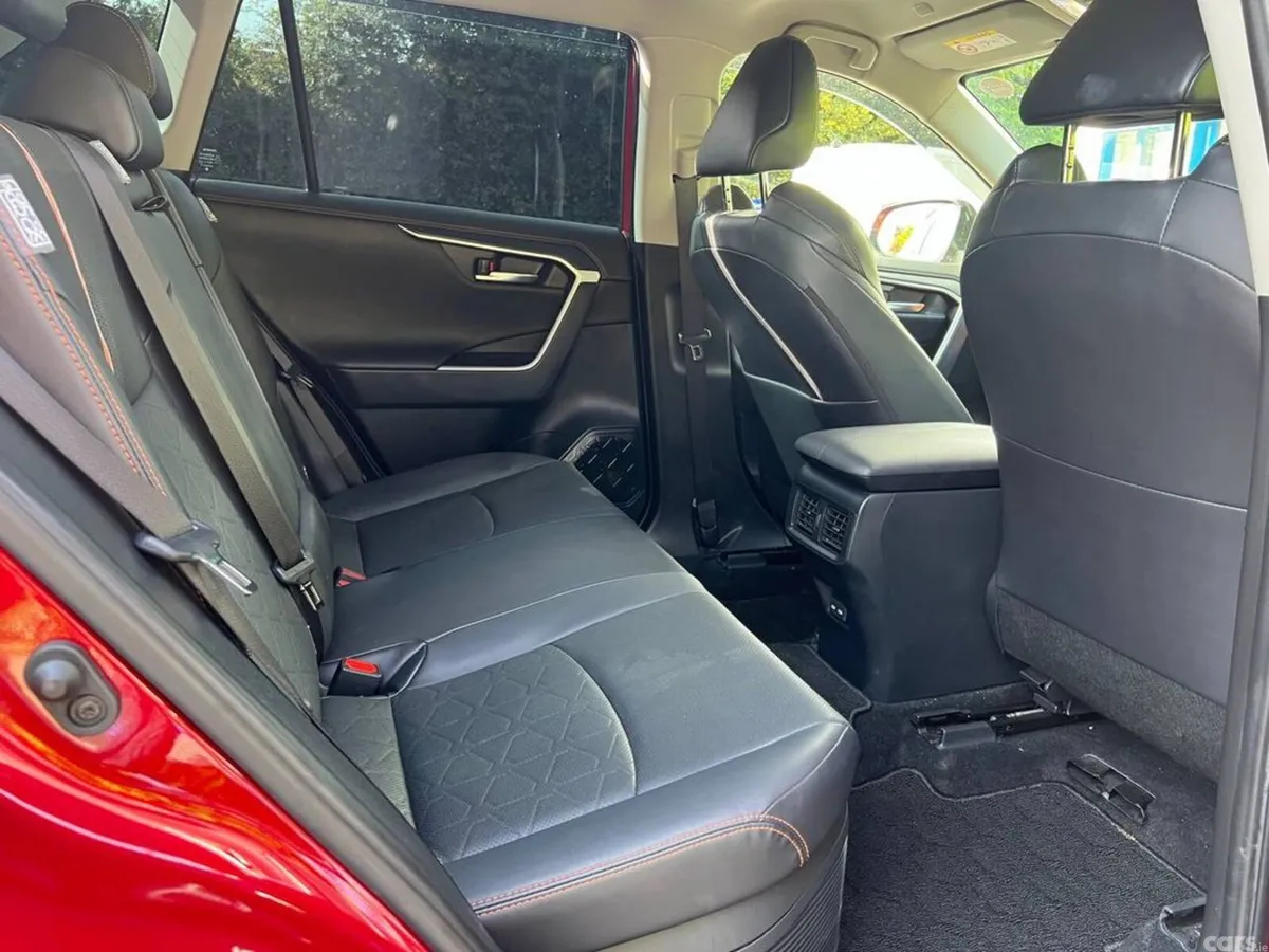 Toyota RAV4 SUV, Petrol Hybrid, 2023, Red