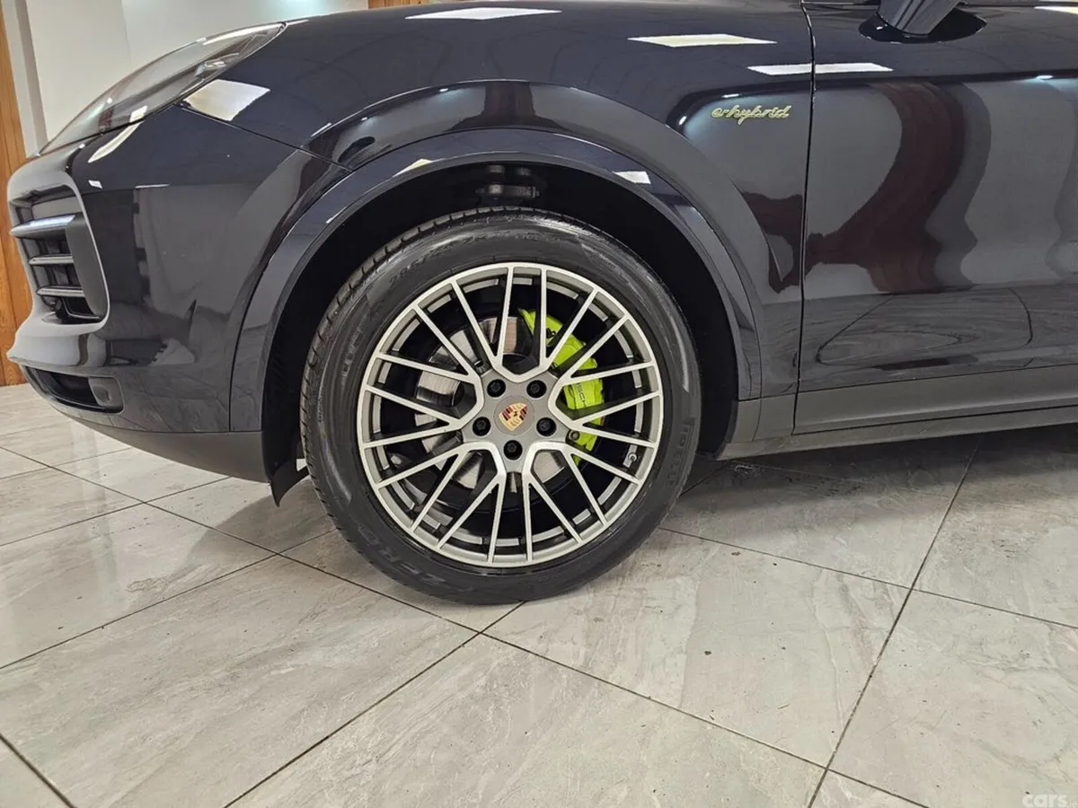 Porsche Cayenne SUV, Petrol Plug-in Hybrid, 2023, Blue