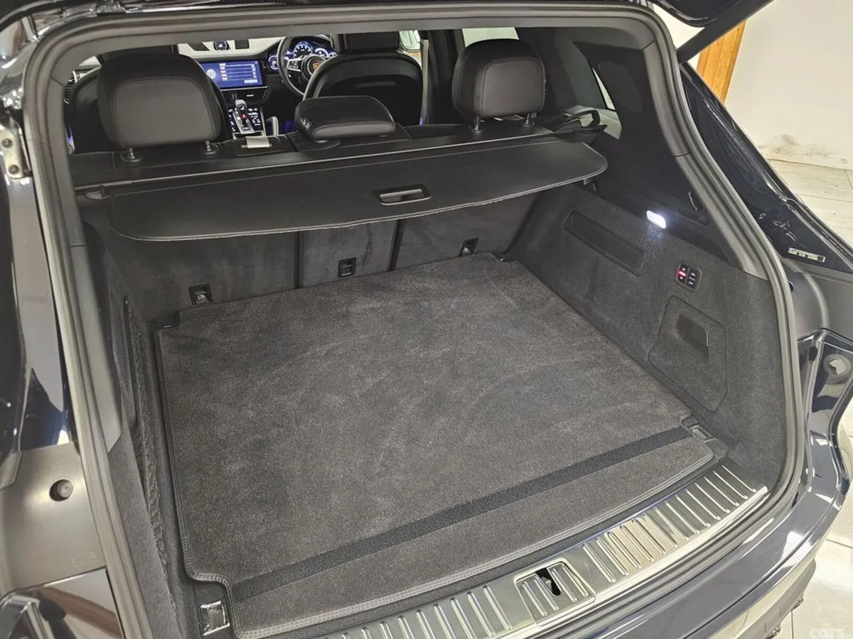 Porsche Cayenne SUV, Petrol Plug-in Hybrid, 2023, Blue