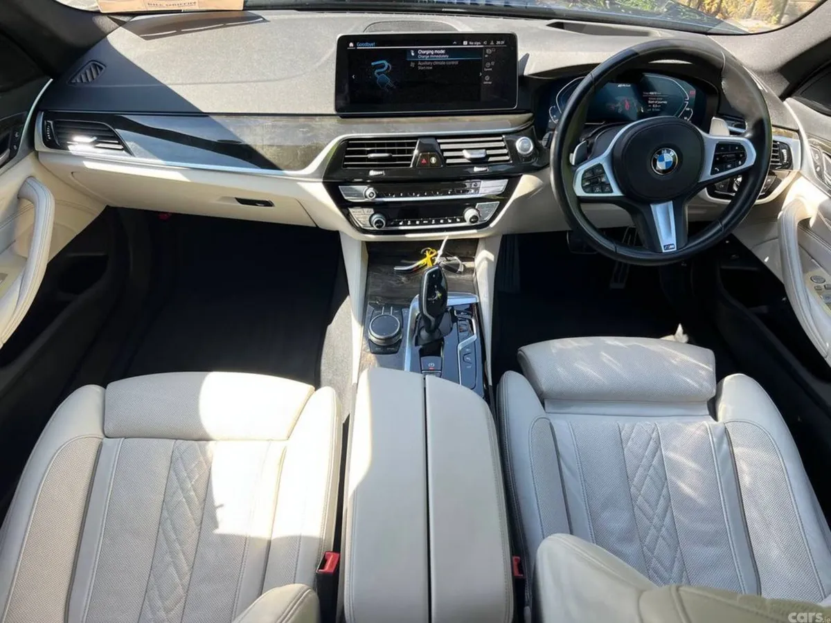 BMW 5-Series Saloon, Petrol Plug-in Hybrid, 2021, Blue