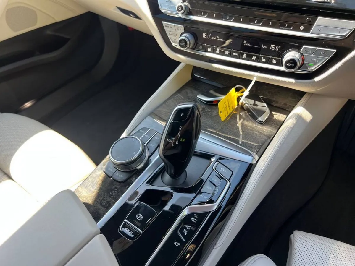 BMW 5-Series Saloon, Petrol Plug-in Hybrid, 2021, Blue