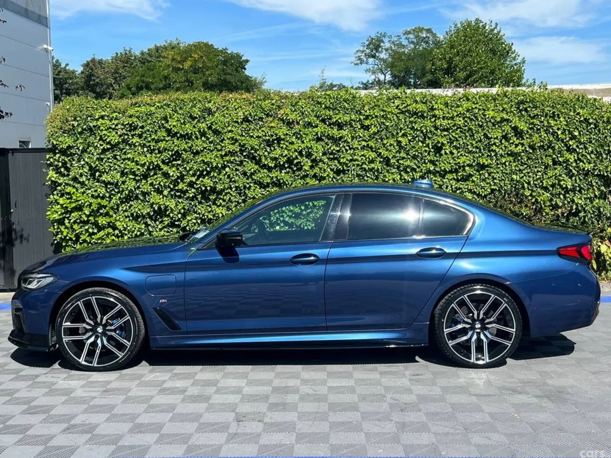 BMW 5-Series Saloon, Petrol Plug-in Hybrid, 2021, Blue