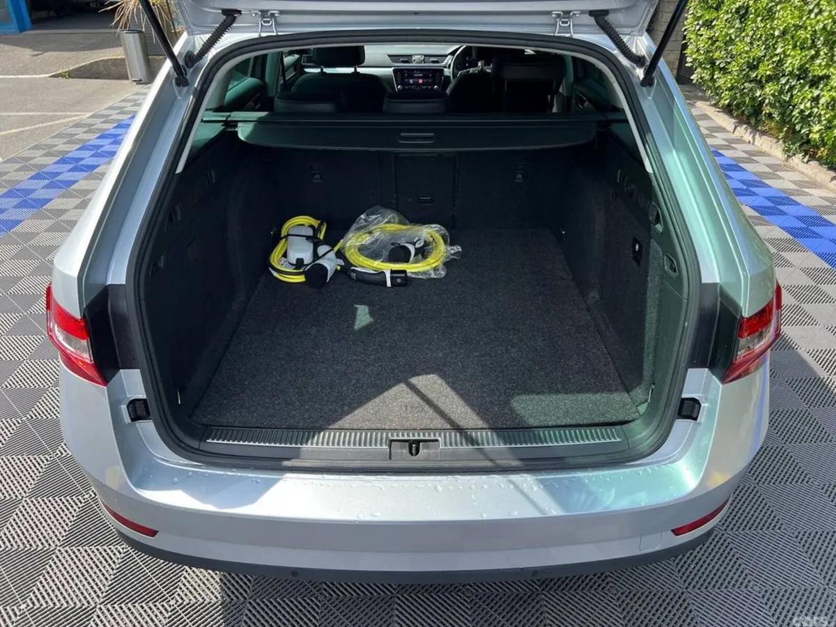 Skoda Superb Estate, Petrol Plug-in Hybrid, 2023, Silver
