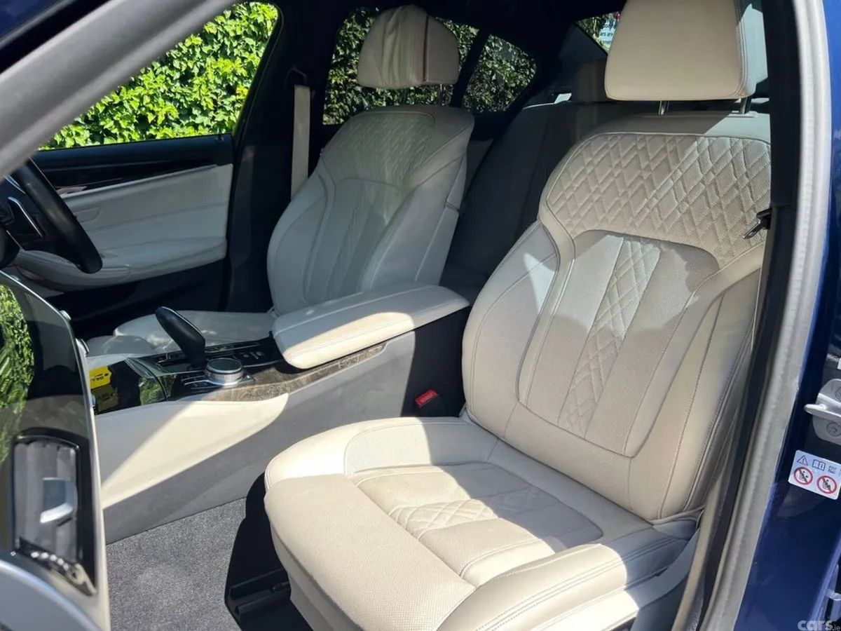 BMW 5-Series Saloon, Petrol Plug-in Hybrid, 2021, Blue