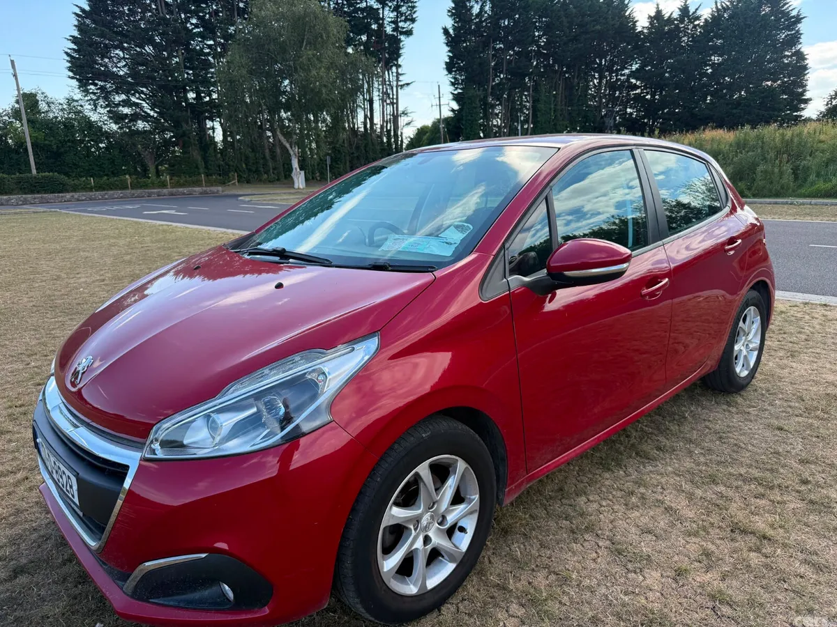 Peugeot 208 Hatchback, Petrol, 2017, Red