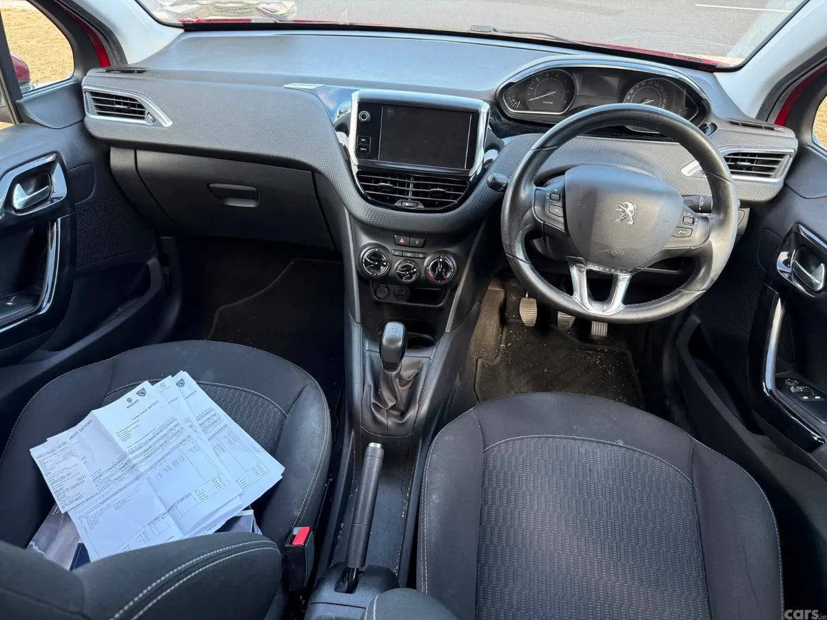 Peugeot 208 Hatchback, Petrol, 2017, Red