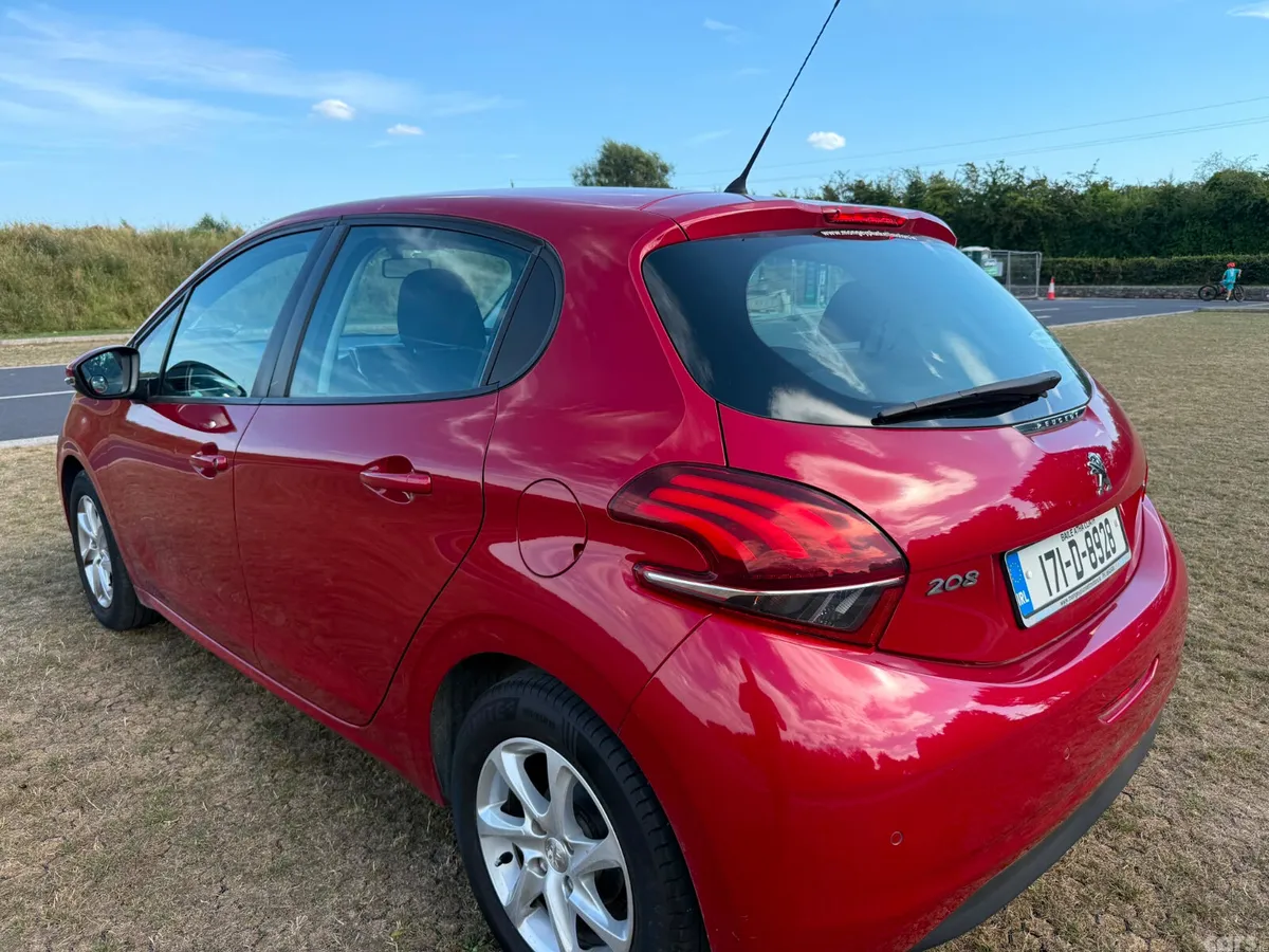 Peugeot 208 Hatchback, Petrol, 2017, Red