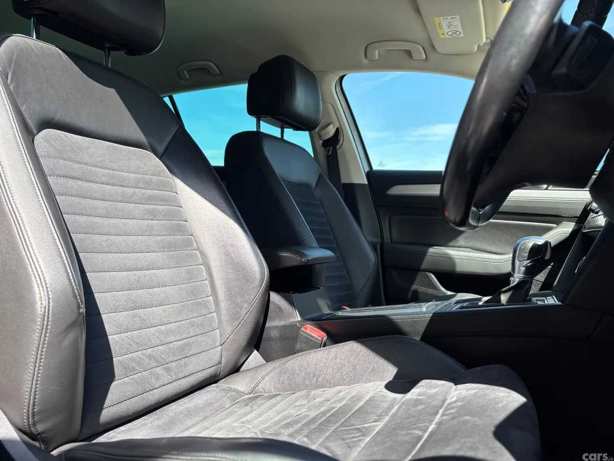 Volkswagen Passat Estate, Petrol Plug-in Hybrid, 2017, Silver