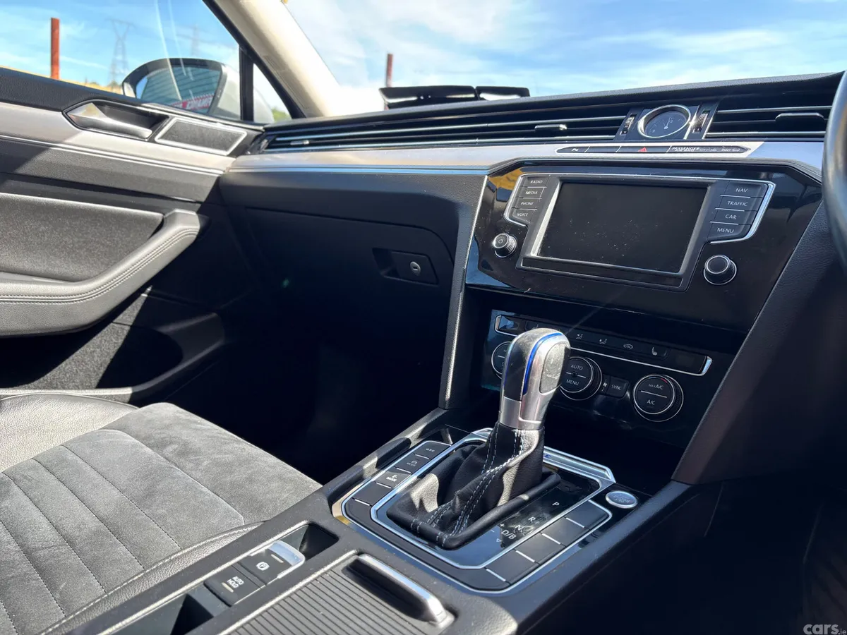 Volkswagen Passat Estate, Petrol Plug-in Hybrid, 2017, Silver