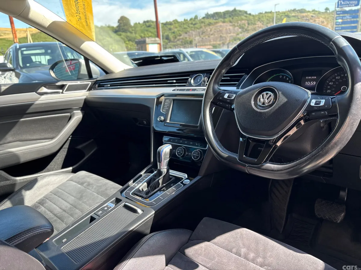 Volkswagen Passat Estate, Petrol Plug-in Hybrid, 2017, Silver