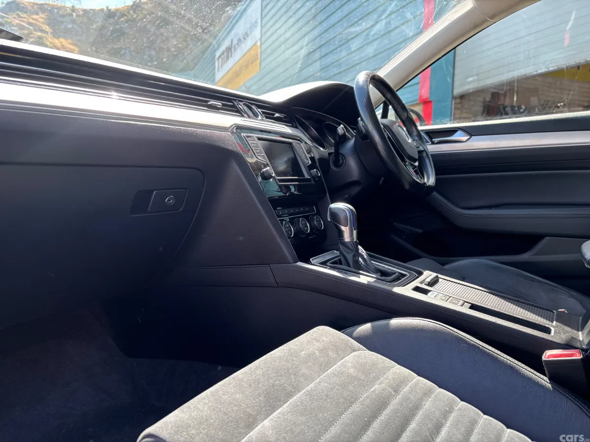 Volkswagen Passat Estate, Petrol Plug-in Hybrid, 2017, Silver