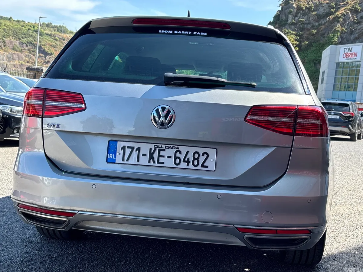 Volkswagen Passat Estate, Petrol Plug-in Hybrid, 2017, Silver