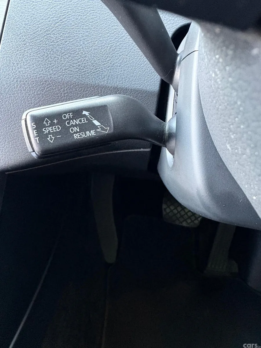 Volkswagen Passat Saloon, Petrol, 2012, Silver