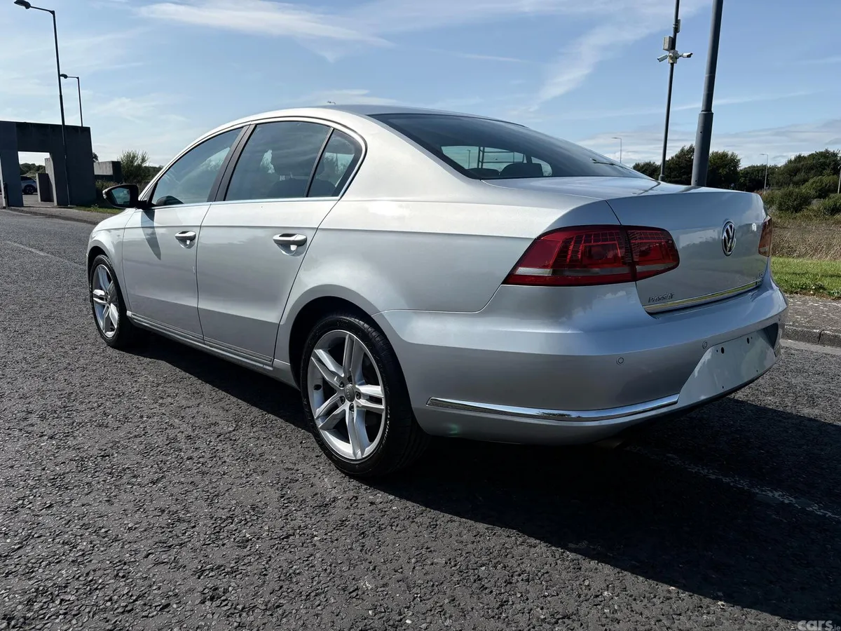 Volkswagen Passat Saloon, Petrol, 2012, Silver