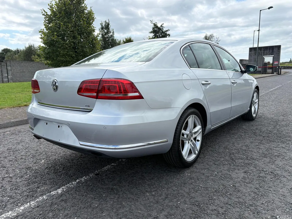 Volkswagen Passat Saloon, Petrol, 2012, Silver