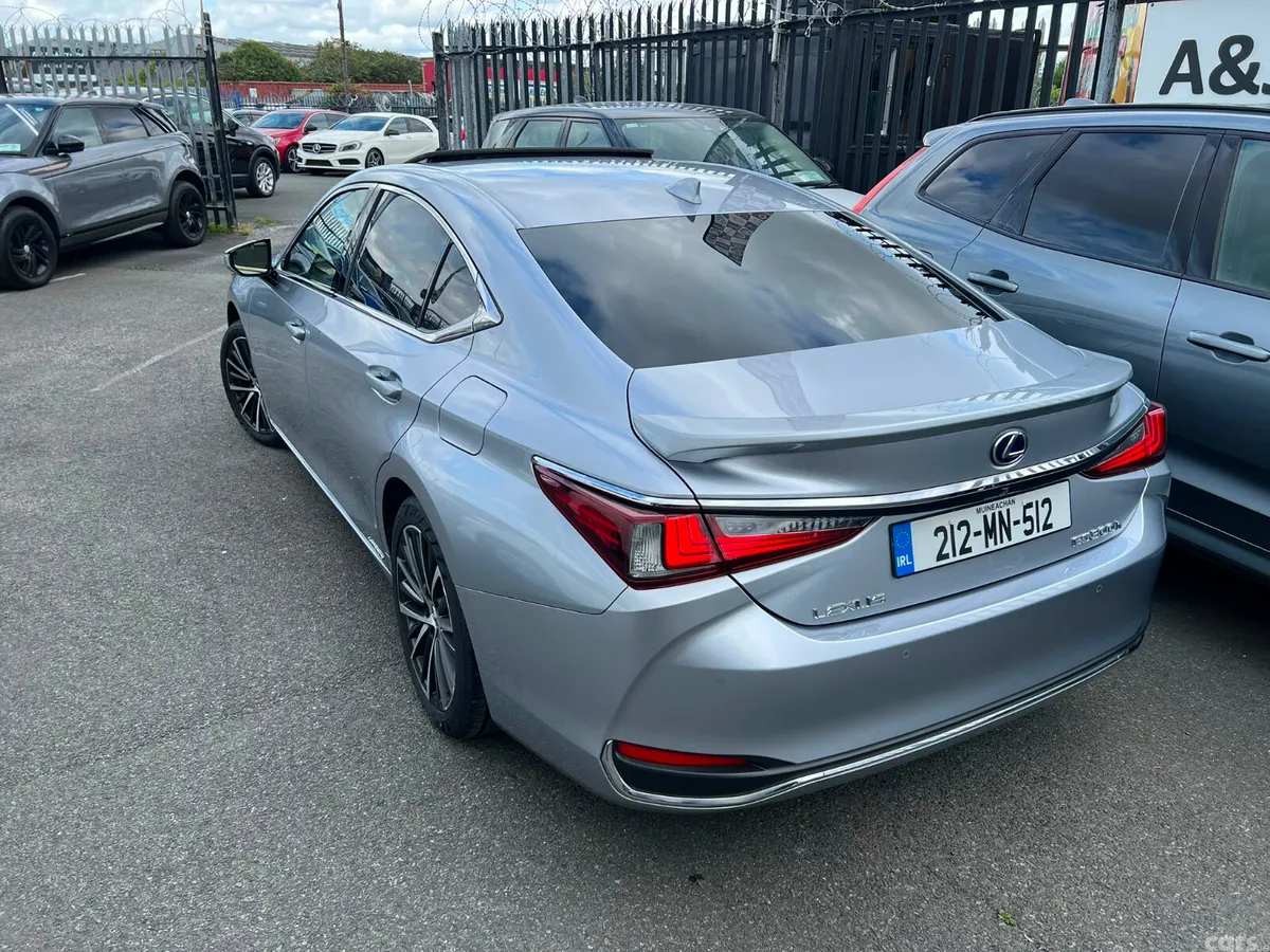 Lexus ES Saloon, Petrol Hybrid, 2021, Silver