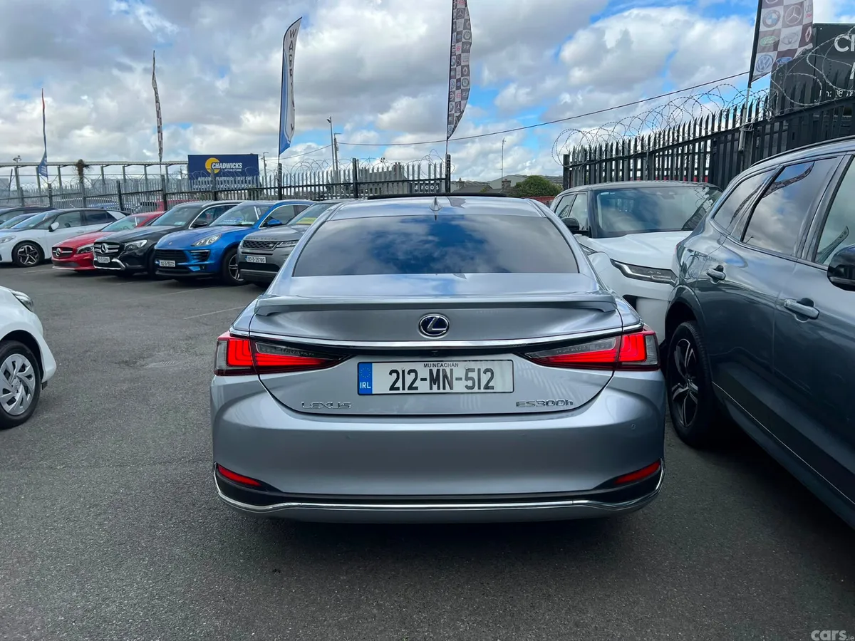 Lexus ES Saloon, Petrol Hybrid, 2021, Silver