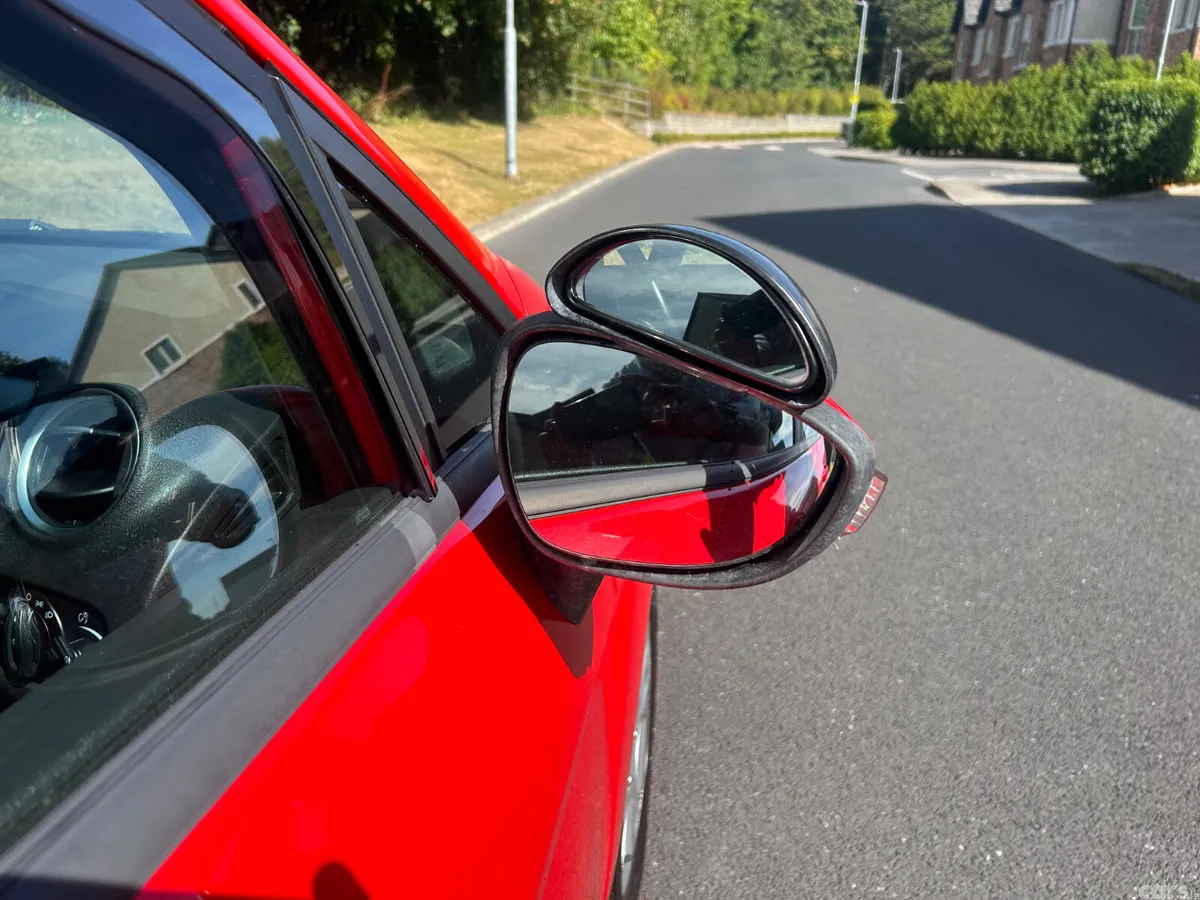 Ford Fiesta Hatchback, Petrol, 2017, Red