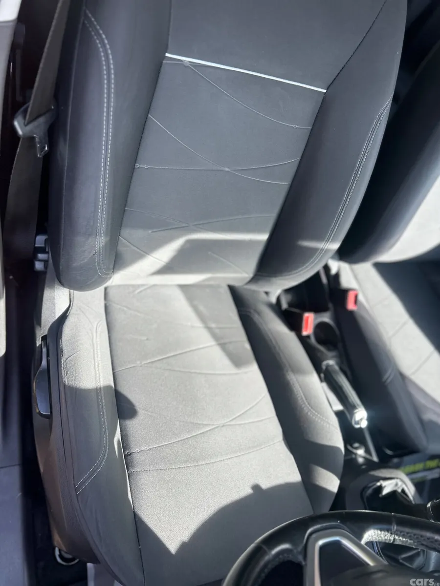 Ford Fiesta Hatchback, Petrol, 2017, Red
