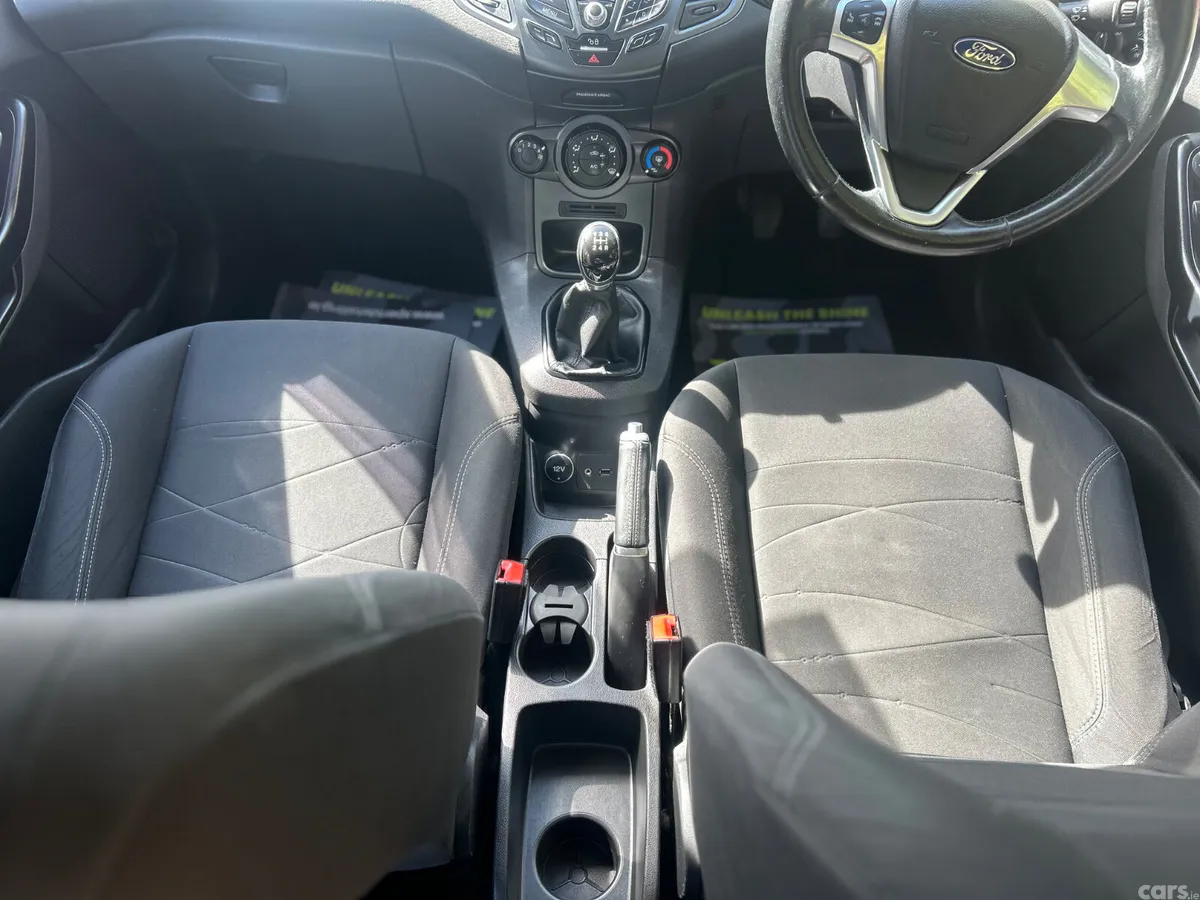 Ford Fiesta Hatchback, Petrol, 2017, Red