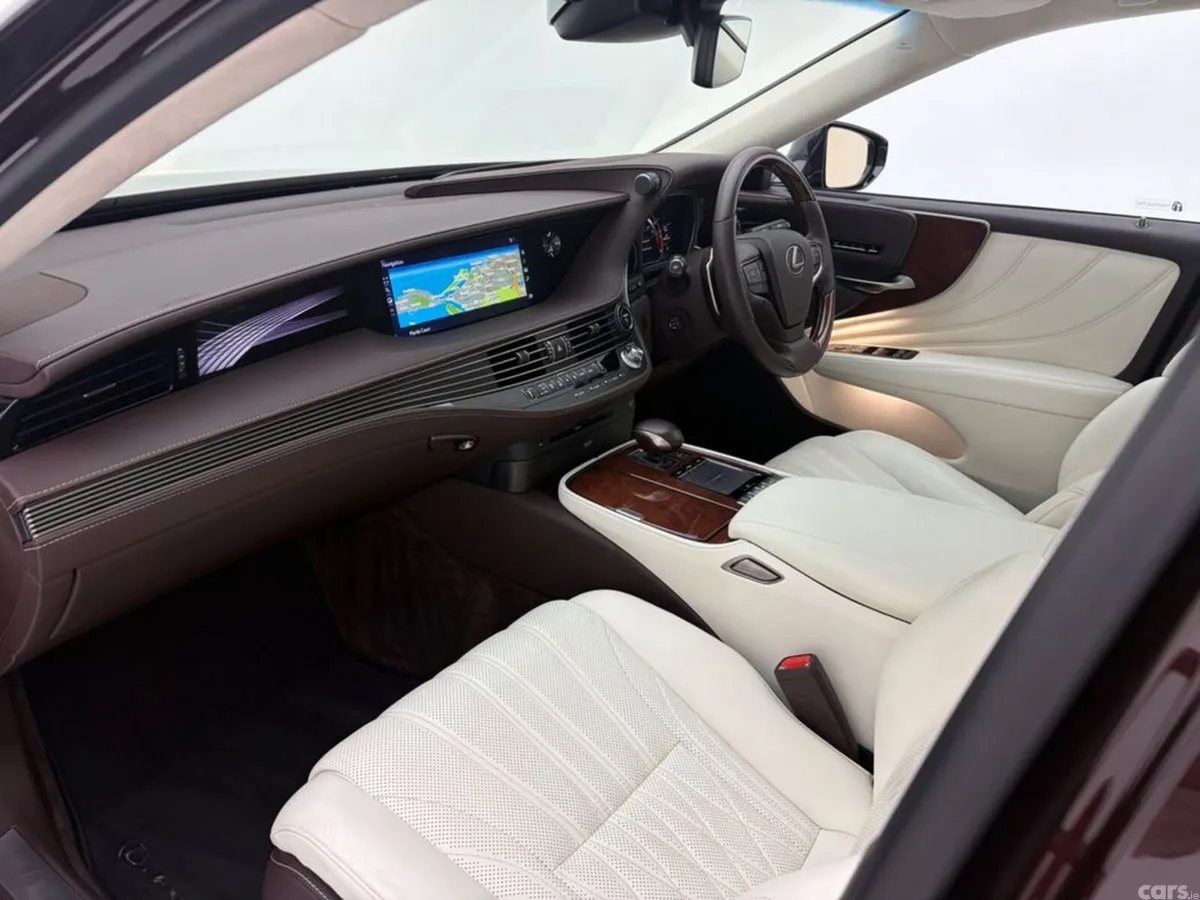Lexus Other Saloon, Petrol Hybrid, 2018, Red