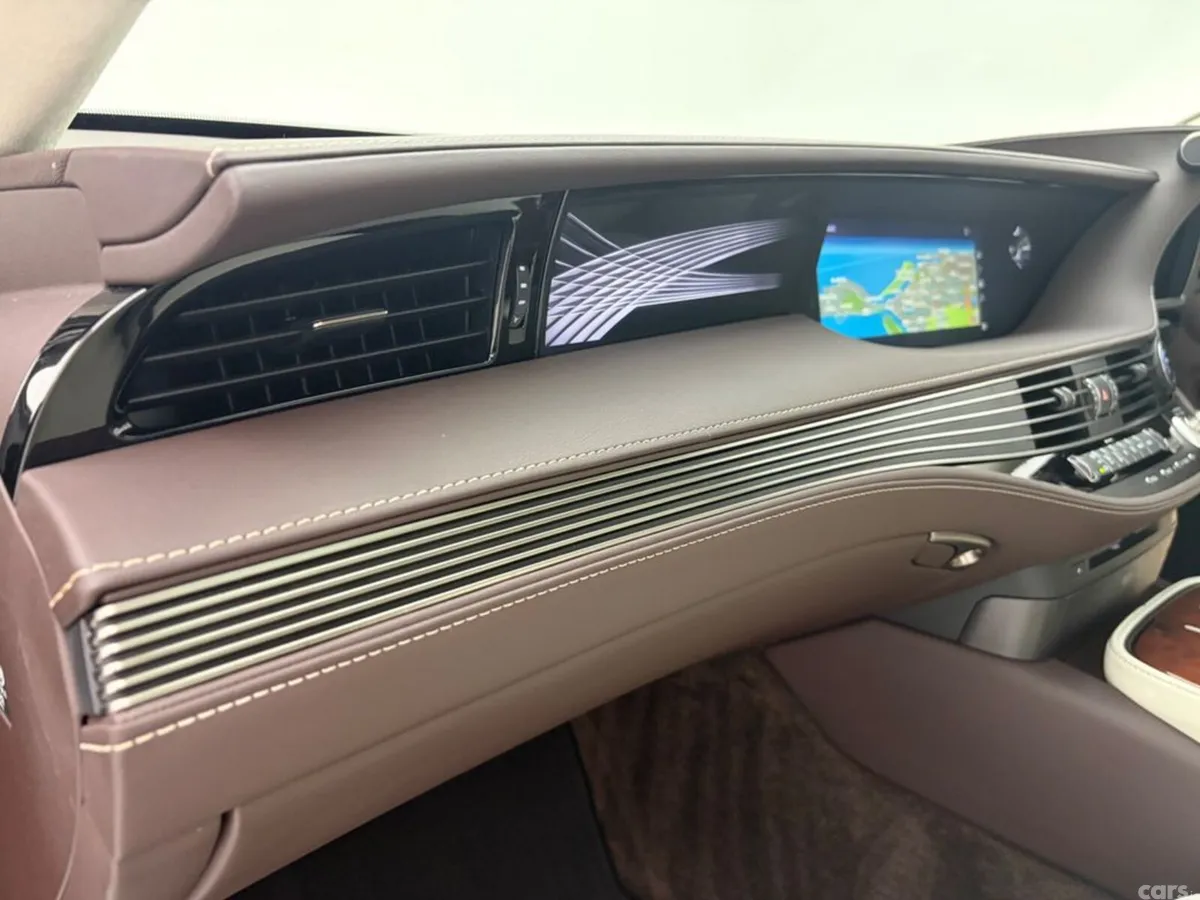 Lexus Other Saloon, Petrol Hybrid, 2018, Red