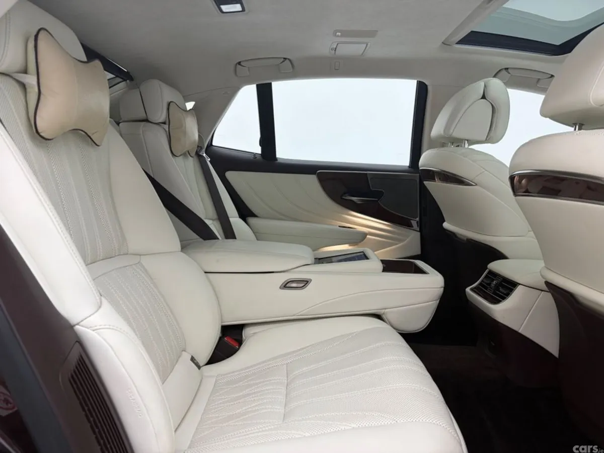 Lexus Other Saloon, Petrol Hybrid, 2018, Red