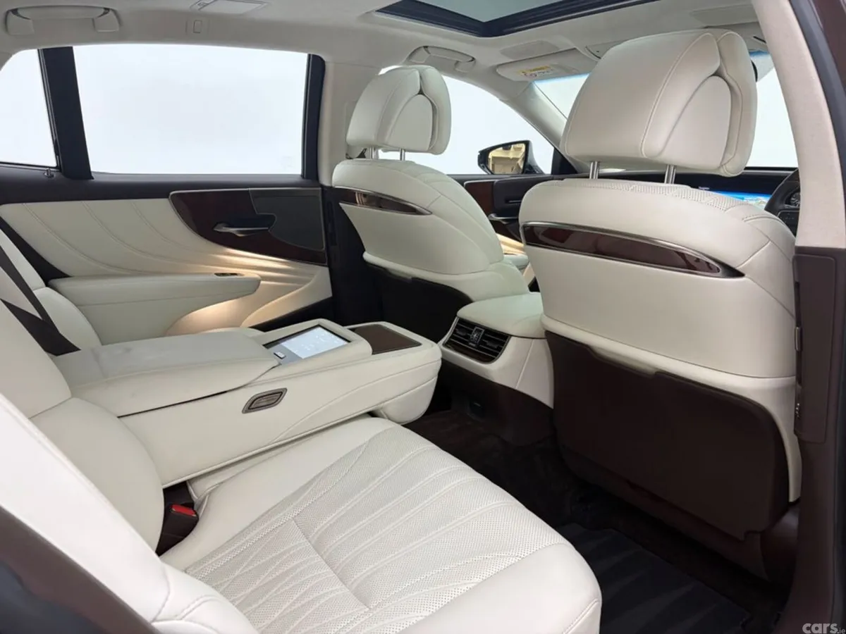 Lexus Other Saloon, Petrol Hybrid, 2018, Red