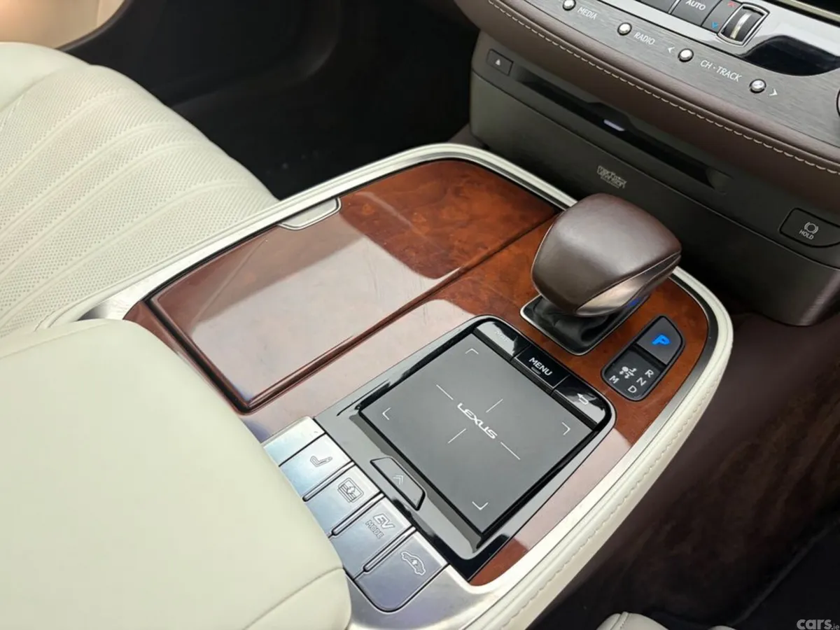 Lexus Other Saloon, Petrol Hybrid, 2018, Red