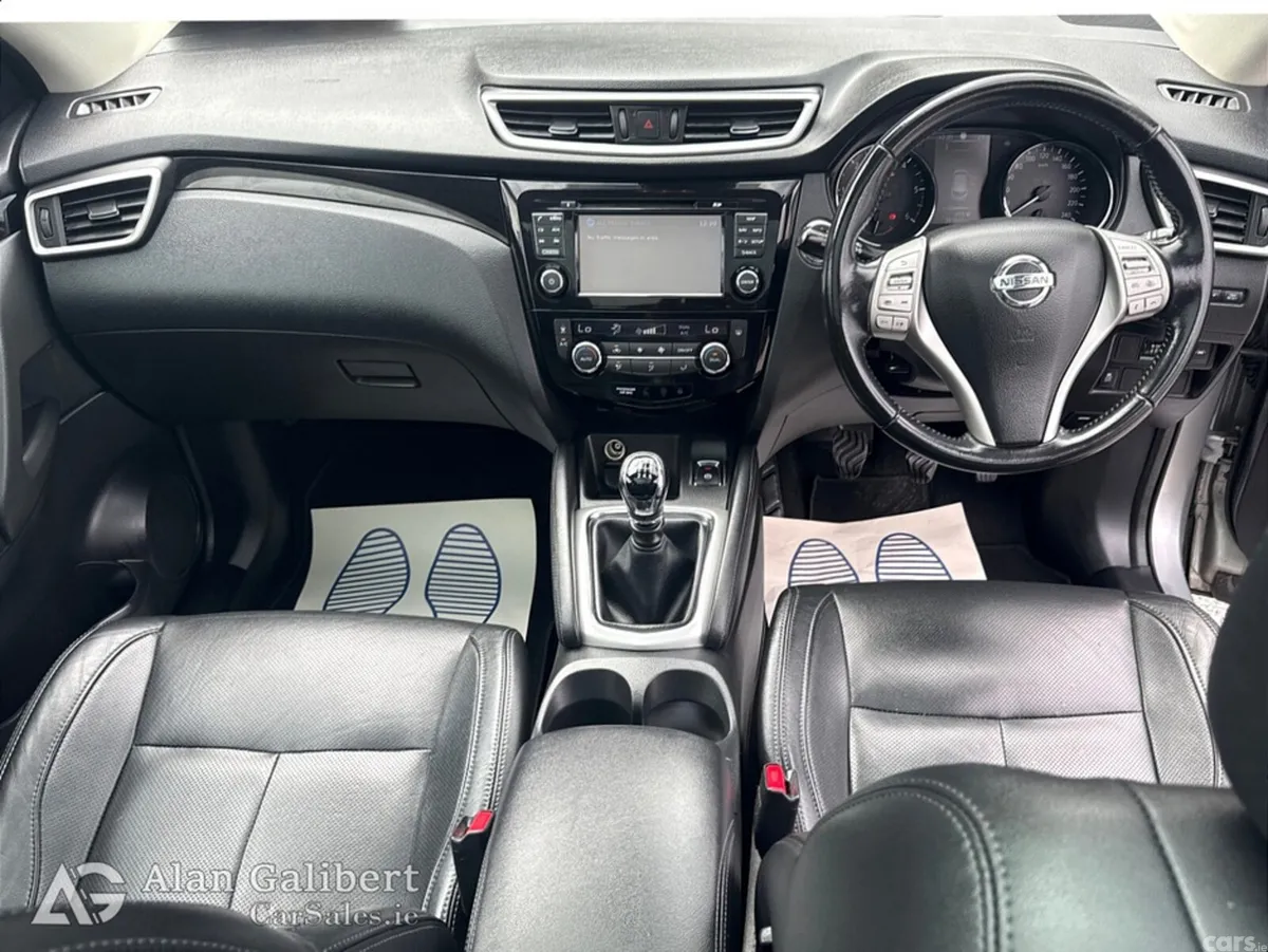 Nissan Qashqai MPV, Diesel, 2017, Grey