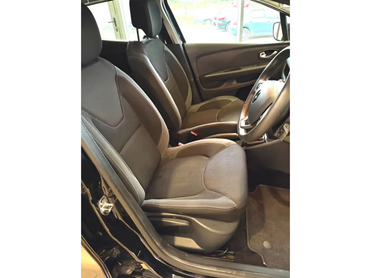 Renault Clio Hatchback, Diesel, 2019, Black