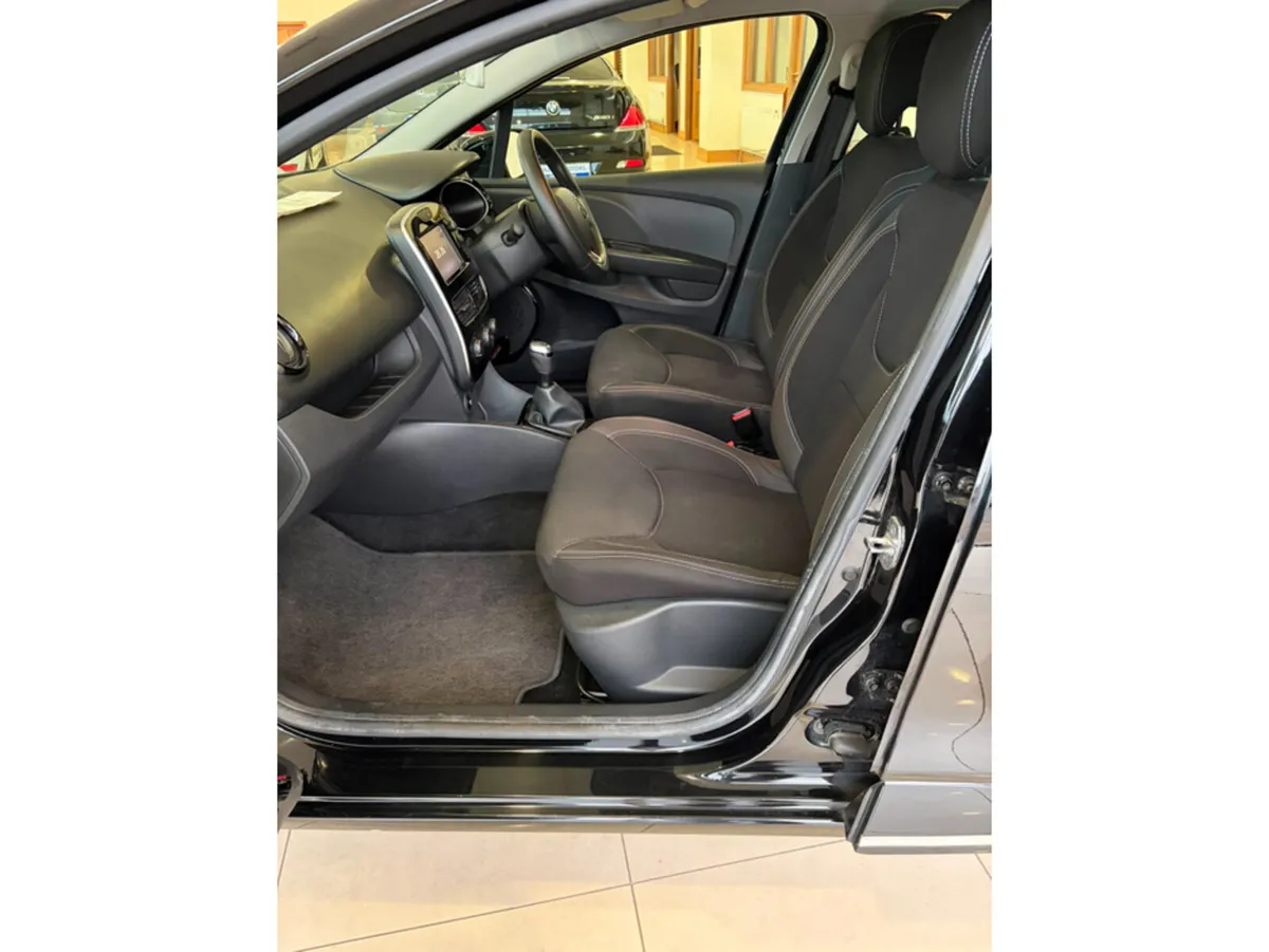 Renault Clio Hatchback, Diesel, 2019, Black