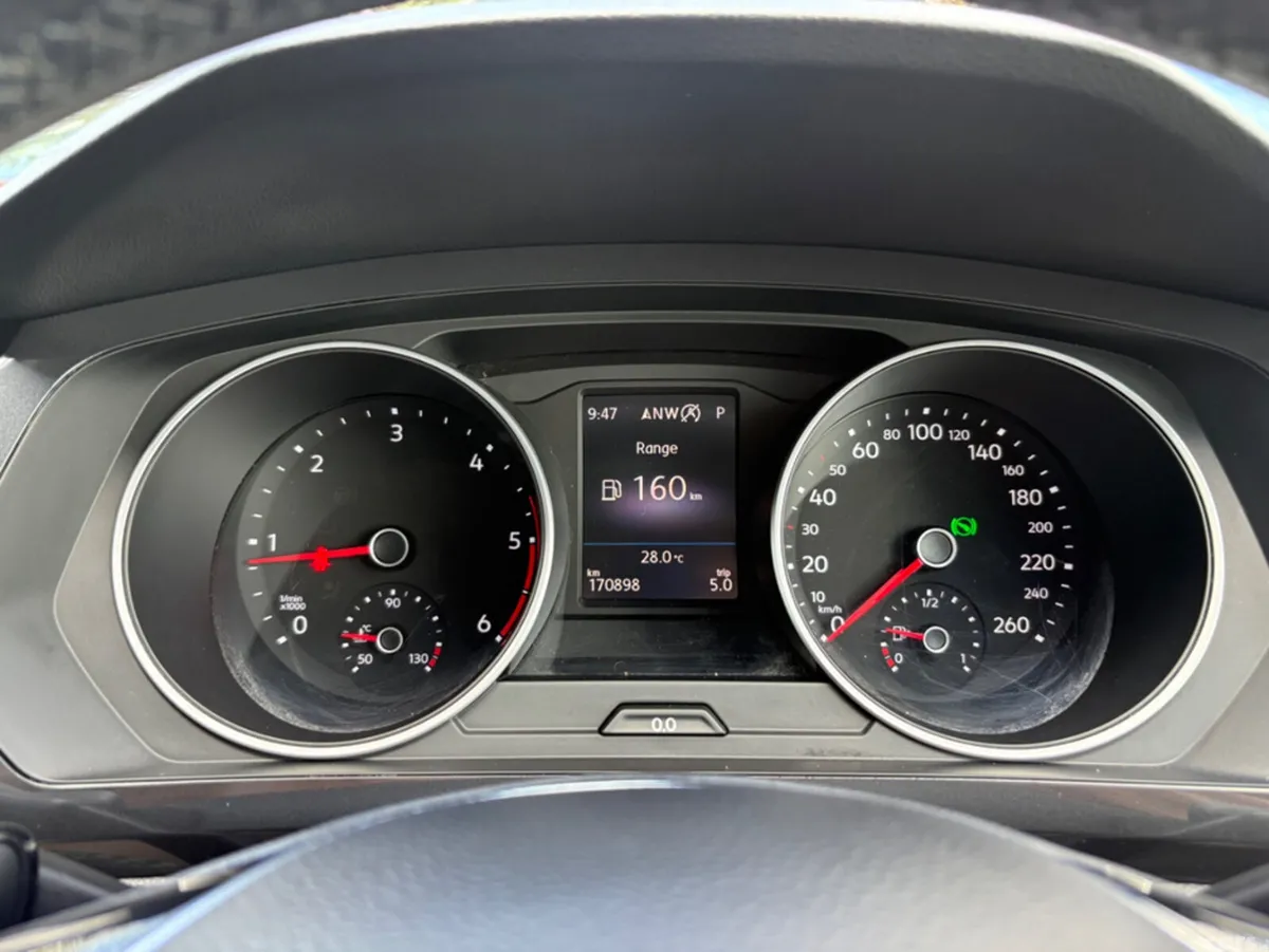 Volkswagen Tiguan SUV, Diesel, 2018, Red
