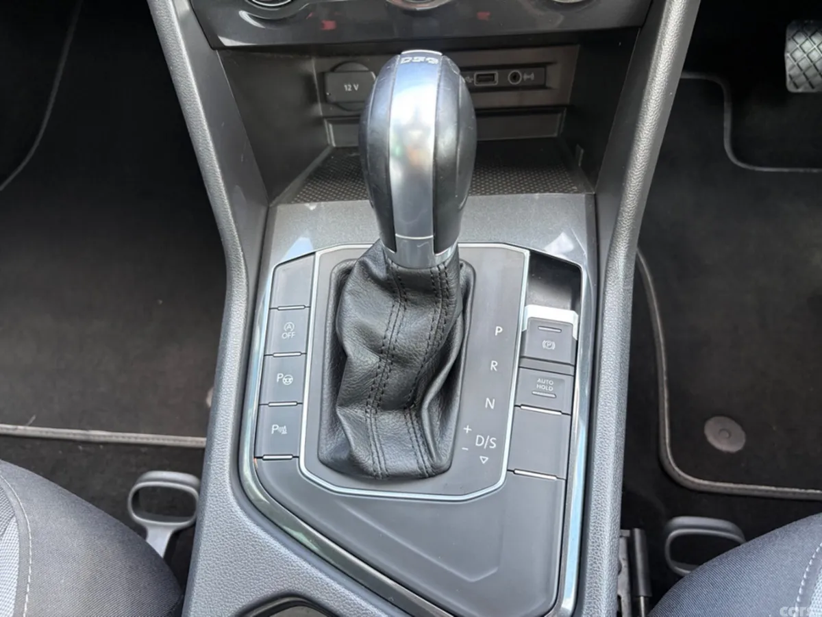 Volkswagen Tiguan SUV, Diesel, 2018, Red
