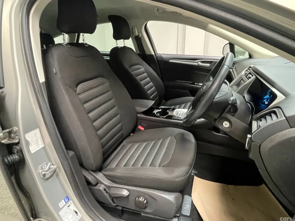 Ford Mondeo Hatchback, Diesel, 2017, Grey