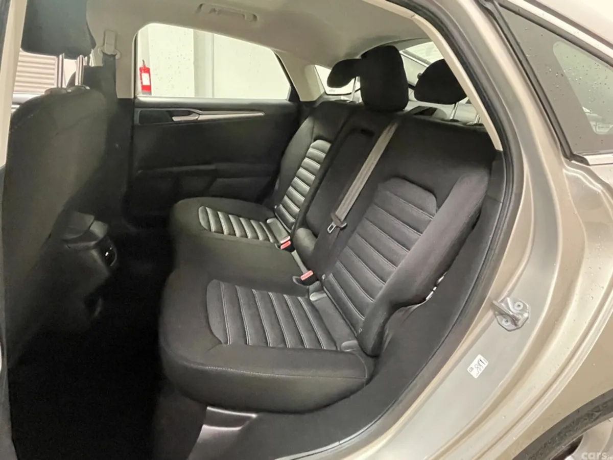 Ford Mondeo Hatchback, Diesel, 2017, Grey